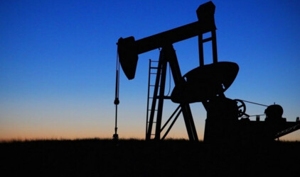 В ХМАО за 540 млн рублей продают нефтяную базу с общежитиями