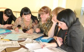 В Югре педагогам поднимут зарплату на 4 %