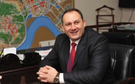 Доход мэра Ханты-Мансийска Максима Ряшина за 2017 сократился до 4,48 млн рублей‍