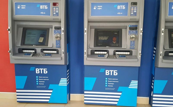 Клиенты ВТБ смогут снимать наличные по QR-коду в банкоматах